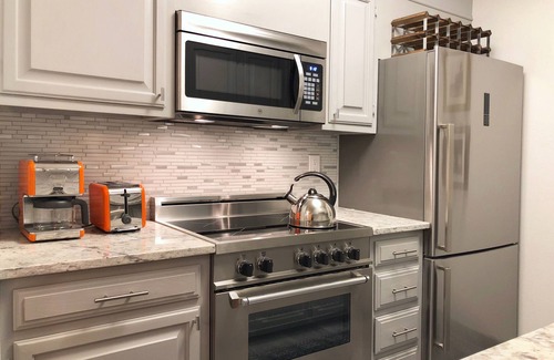 Whittier Casa | Walnut Mews - Tranquila casa de pueblo en Creekside junto a Pearl Street