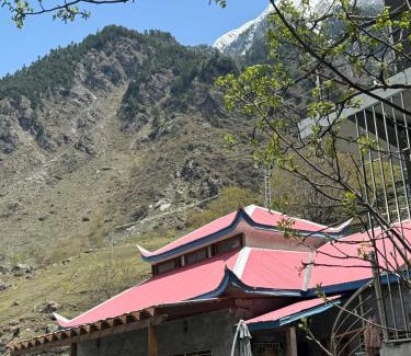 Kaghan Complejo | Walnut Riverside Resort