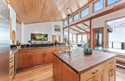Slates Hot Springs Casa | Wander Big Sur Point sleeps 7, w/Hot tub, 3 Bedrooms