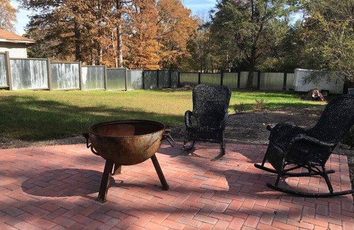 Brevard Cabaña | Wanderlust - completely renovated downtown cottage
