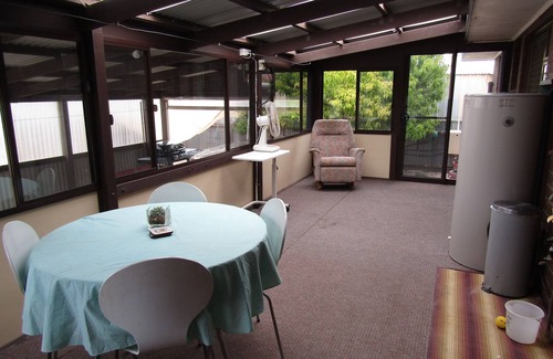 Dalrymple Casa | Wanderr In - 2 bedroom holiday home, disabled friendly, Off Peak Special!
