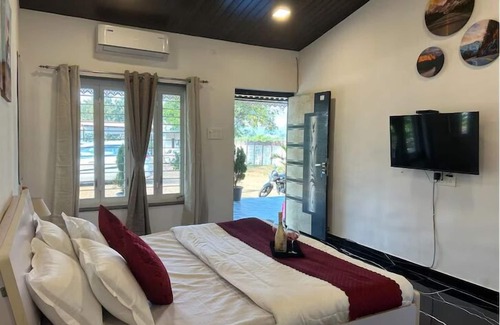 Lonavala Hotel | Wandr Lonavala Man
