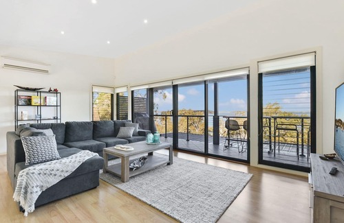 Wangi Wangi Casa | Wangi Beach Rd with views