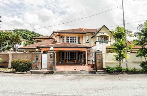 Federal Territory of Kuala Lumpur Casa | Wangsa Maju Luxury Villa with Private Pool-12pax