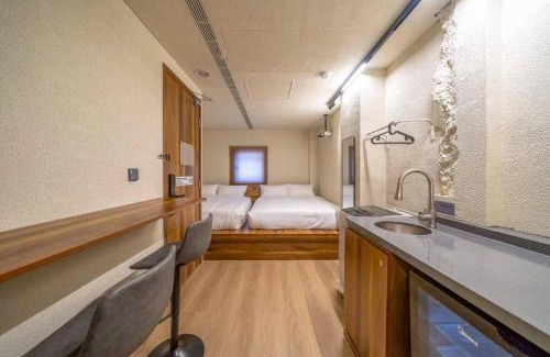 West Central District Hotel | Wanna Inn