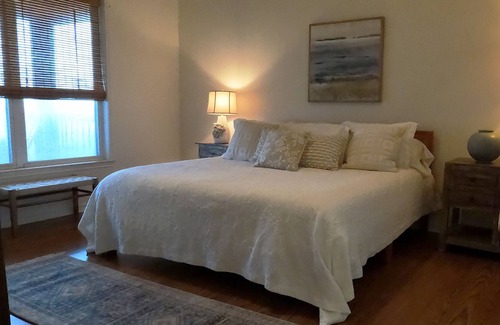 Port Alto Casa | Want to Get Away? Come "Seas the Bay!"
