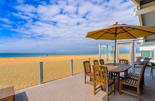 Oxnard Shores Casa | ¿Quieres alojarte en la antigua escapada frente al mar de Melrose Place? Aquí está tu oportunidad.
