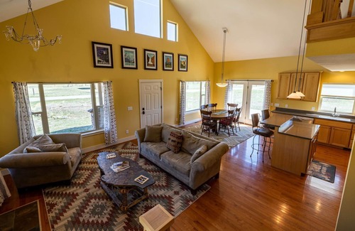 Wapiti Casa | Wapiti Valley Wayfarer- family mountain retreat in Wapiti