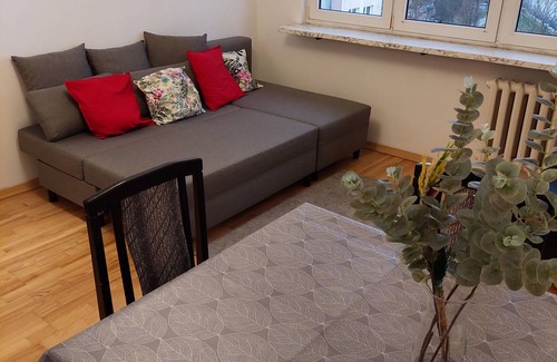 Targowek Apartamento | Warm and bright apartment, 300 m from metro M2, next to S8 road.