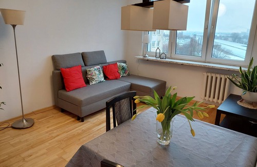Targowek Apartamento | Warm and bright apartment, 300 m from metro M2, next to S8 road.