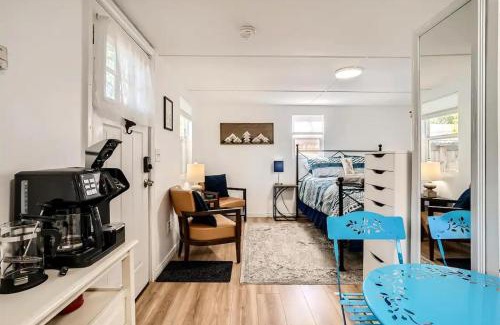 Mountain View Casa | Warm and Cool 1BR house W Denver