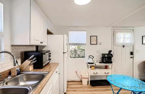 Mountain View Casa | Warm and Cool 1BR house W Denver