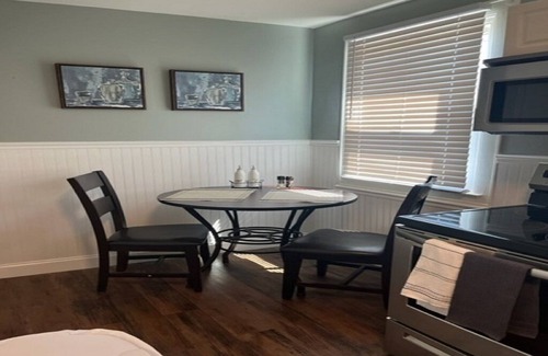 Kingsport Cabaña | Warm and Cozy 3-bedroom, 1-bath home.Ample living space near the downtown area.