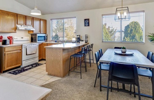 West Jordan Casa | Warm and Cozy Home with Hot tub