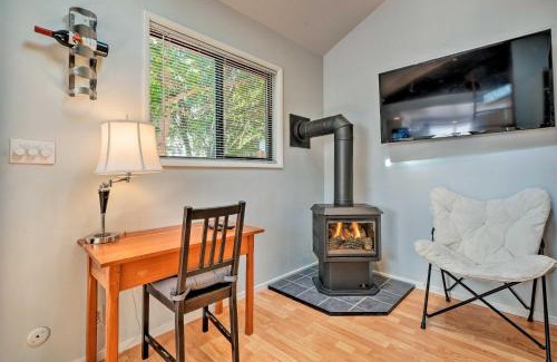 Siskiyou-Hargadine Historic District Casa | Warm and Inviting Ashland Cottage Less Than Half-Mile to SOU
