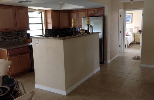 Vamo Casa | Warm and inviting home in a perfect location to explore nearby attractions.
