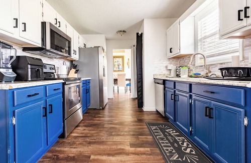 Columbus Casa | Warm and Spacious Home in Columbus w/ King bed