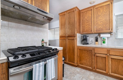 Elk Grove Casa | Warm and Sweet 3B2B house next to parks