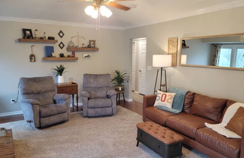 Langdon Place Casa | Warm and Welcoming to you and your furry companions to the Bluegrass State!
