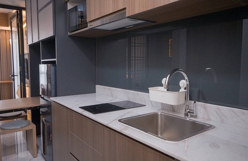 Pinang Apartamento | Warm And Well Designed 1Br At The Smith Alam Sutera Apartment