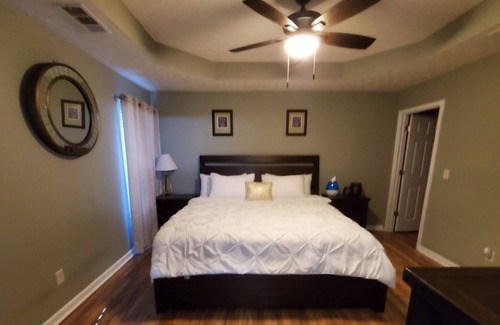 Lawrenceville Casa | Warm, Charming, Relaxing stay in Lawrenceville.