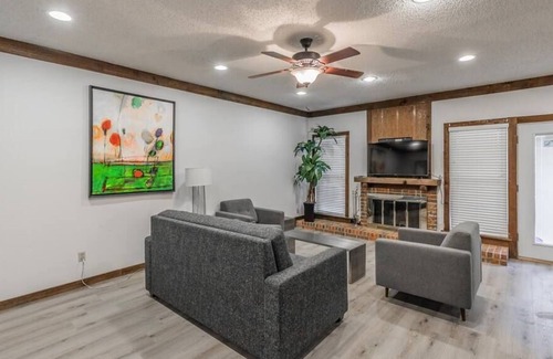 Meadowbrook Casa | Warm Comfy 3BR Home in Ft. Worth~ideal for families