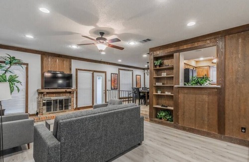 Meadowbrook Casa | Warm Comfy 3BR Home in Ft. Worth~ideal for families