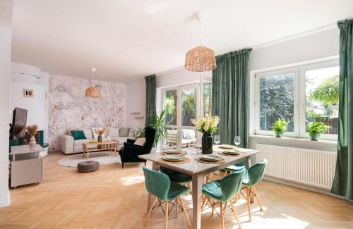 Wawer Casa | Warm & cosy 2-store 3-BR House with fireplace, living room, garden, terrace, balcony & parking 30 minutes from Warsaw Centre