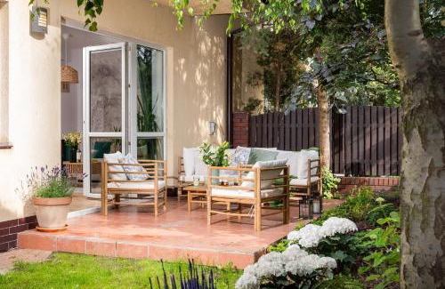 Wawer Casa | Warm & cosy 2-store 3-BR House with fireplace, living room, garden, terrace, balcony & parking 30 minutes from Warsaw Centre