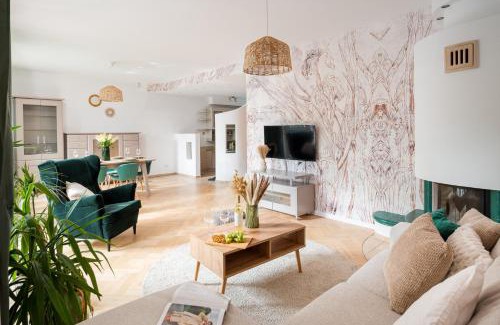 Wawer Casa | Warm & cosy 2-store 3-BR House with fireplace, living room, garden, terrace, balcony & parking 30 minutes from Warsaw Centre
