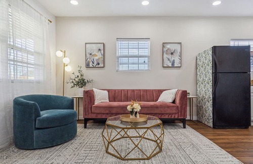 Dallas Casa | Warm & Cozy 2BR/1BA, 5 minutes to White Rock Lake!