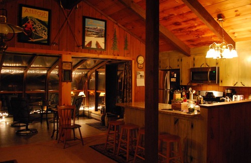 Bartlett Chalet De Esquí | Cálido, acogedor, Chalet ubicado en los pinos, Wi-Fi, Cerca de zonas de esquí, Atracciones