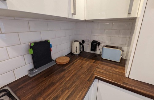 Salford Casa | Warm Family Home, 2DB House!