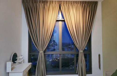 Central District Apartamento | Warm Heart Stay 温欣居Sky88 4Guests 2Bed2Bath
