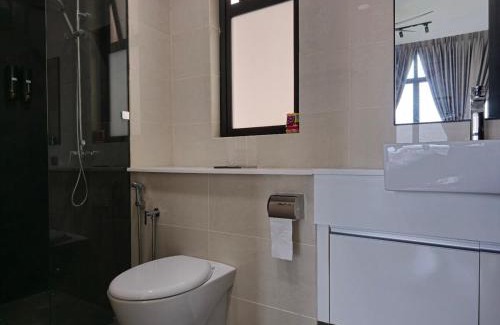 Central District Apartamento | Warm Heart Stay 温欣居Sky88 4Guests 2Bed2Bath