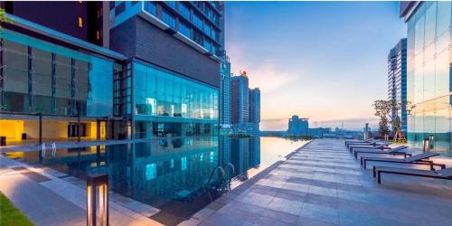 Central District Apartamento | Warm Heart Stay 温欣居Sky88 4Guests 2Bed2Bath
