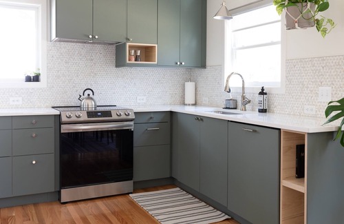 Durham Cabaña | Warm Luxury in walkable downtown Durham (2.5 mi. from Five Pts. Plaza)