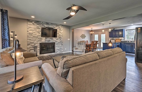 Rothschild Casa | Warm Mosinee Home w/ Patio, Fire Pit & Grills