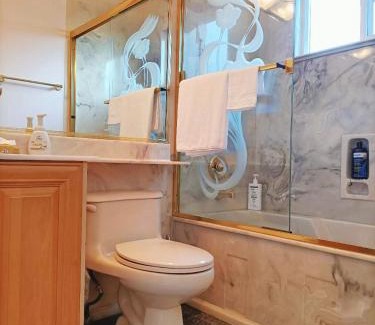 Hastings Casa | Warm Retreat