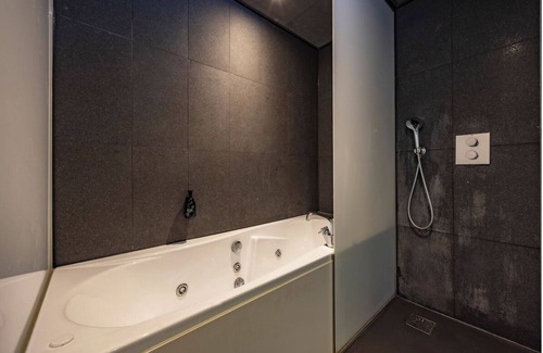 Uden Hotel | Warm Stay Near Boxtel Train Viewing Spot + Nature Access
