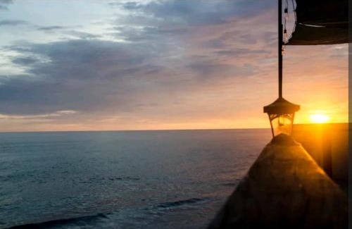 La Libertad Apartamento | Warm sunset, Loft by the sea