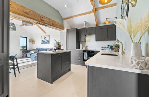 Monknash Casa | Warm welcome & exceptional surroundings awaits... Relax, Revive, and Explore.
