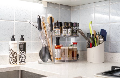 Holland Park Apartamento | Warm & Welcoming London Escape With Home Touches