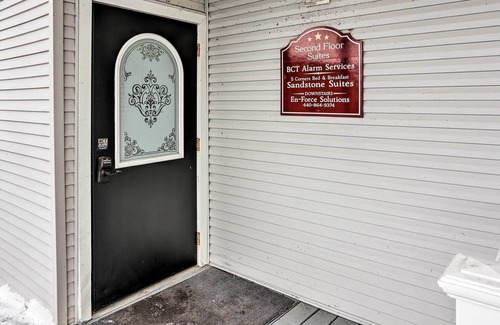 Amherst Apartamento | Warm & Welcoming Suite: Amherst Historic District