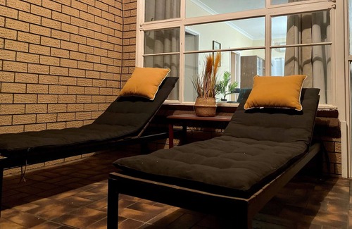 Warnbro Casa | Warnbro Sound - Charming 1960's Style Beach House 500mtr From Stunning 7.5 Beach