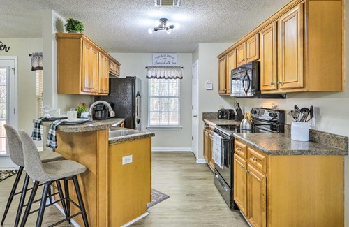 Centerville Casa | Warner Robins House about 8 Mi to Water Park!