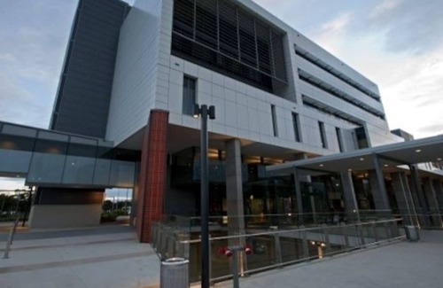 Warwick Farm Apartamento | Área suroeste de LIVERPOOL 3 camas + estacionamiento NWF003