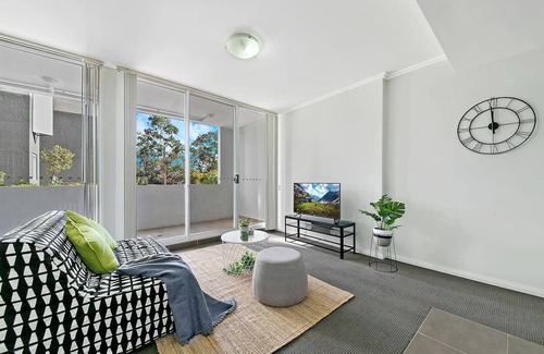 Warwick Farm Apartamento | Área suroeste de LIVERPOOL 3 camas + estacionamiento NWF003