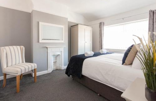Warrington Casa | Warrington House, free parking & WiFi!