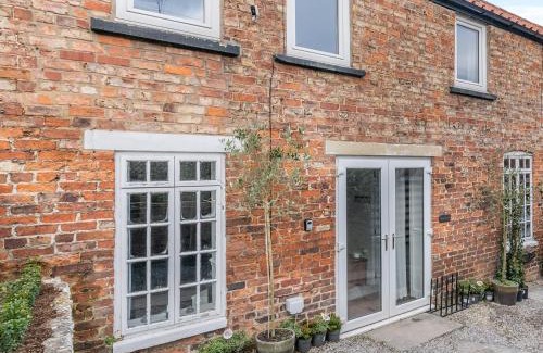 Thornton Dale Casa | Warrington Mews-Uk48821